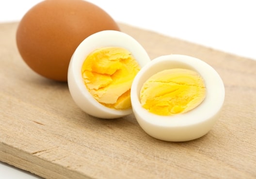 chúng ta chỉ nên ăn từ 1-2 lần tuần và không nên quá 3 trứng/tuần - 1-2 quả trứng gà