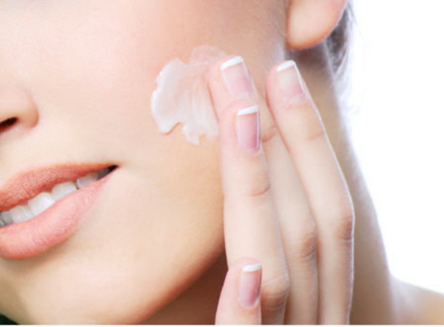 Để có một làn da khỏe mạnh, chúng ta cần thường xuyên giữ ẩm cho da.