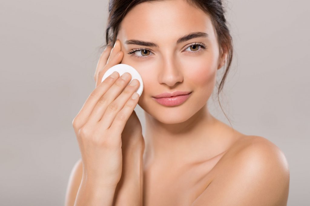 Các bước chăm sóc da mặt đúng cách làm sạch sâu làn da hiệu quả