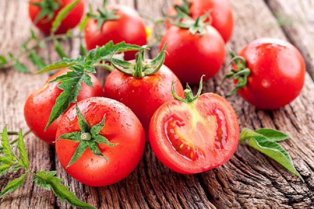 cà chua là nguyên liệu làm đẹp da an toàn, hiệu quả