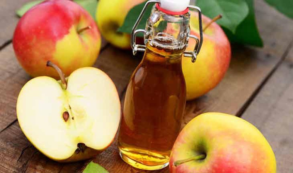 Cách trị mụn thịt hiệu quả tại nhà bằng giấm táo giúp mụn se lại và rụng đi