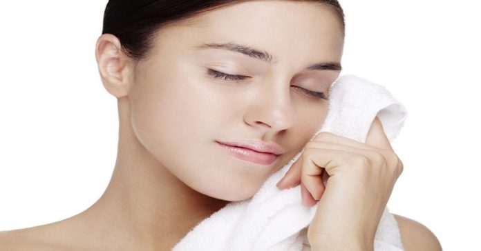Chăm sóc da mặt tốt sau khi nặn mụn tại spa