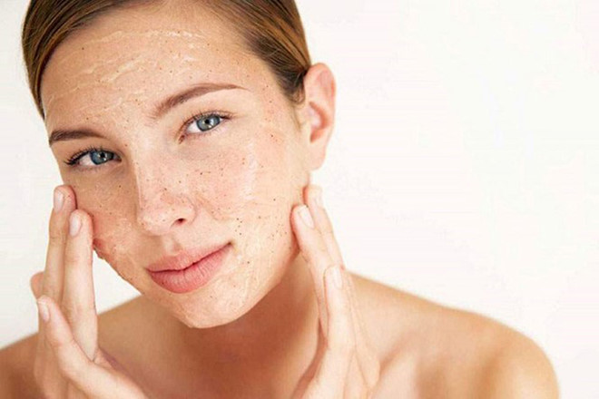 Chăm sóc da mặt tự nhiên nhanh chóng nhờ việc tẩy da chết đều đặn