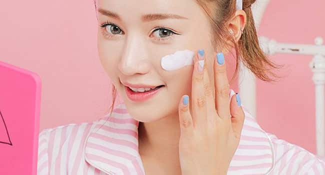 có nên nặn mụn ẩn và cách chăm sóc da sau khi nặn mụn