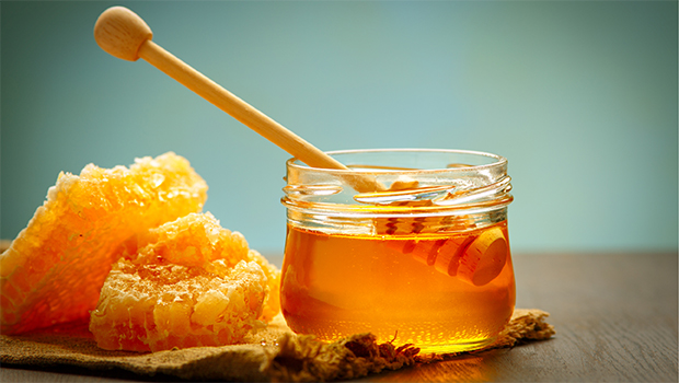 Cách chống lão hóa da tốt nhất là dùng mật ong nguyên chất nhất