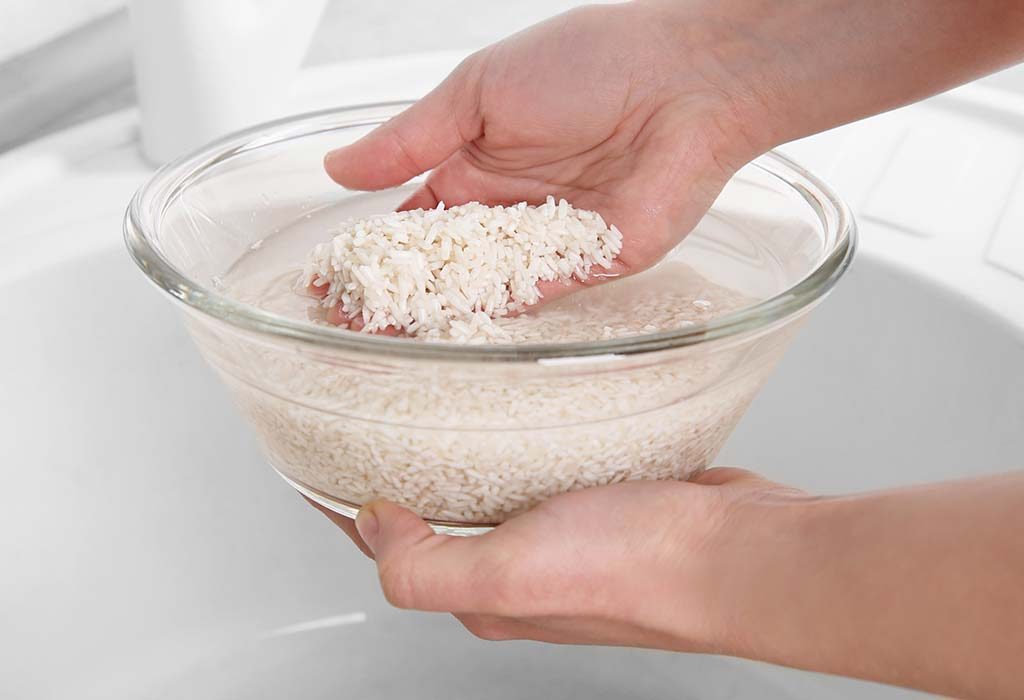 Nước vo gạo giúp da sáng mịn màng hơn